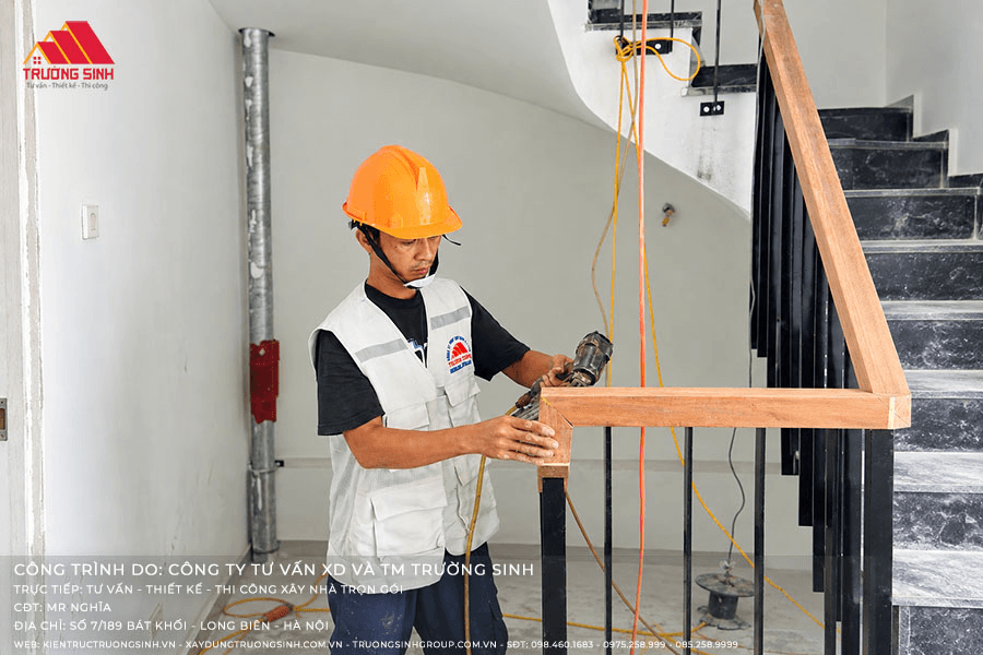 Cần đảm bảo khả năng chịu lực và độ bền của tay vịn cầu thang